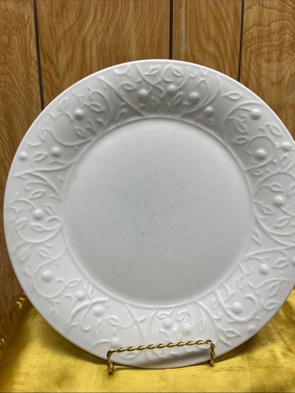 White Embossed Ceramic Dinner Plate - Elegant Home Dining 5 dinner plates